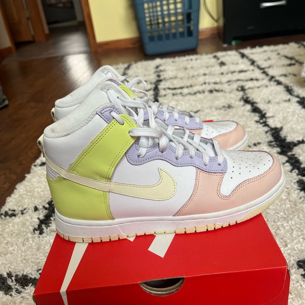 Women’s “Lemon Twist” Nike Dunk Highs